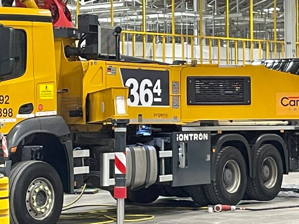 Side view of Camfauds electric concrete pump